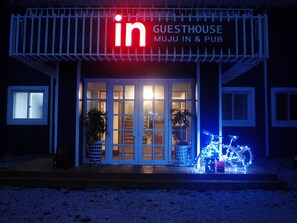 숙박 시설 입구