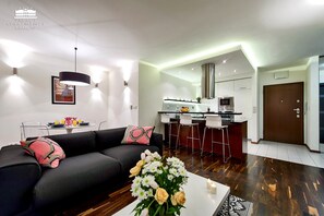 Deluxe Apartment, 1 Bedroom | Living area