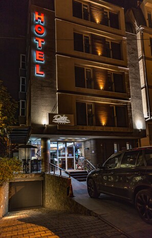 Front of property - evening/night - Hotel Dolce International (Skopje)
