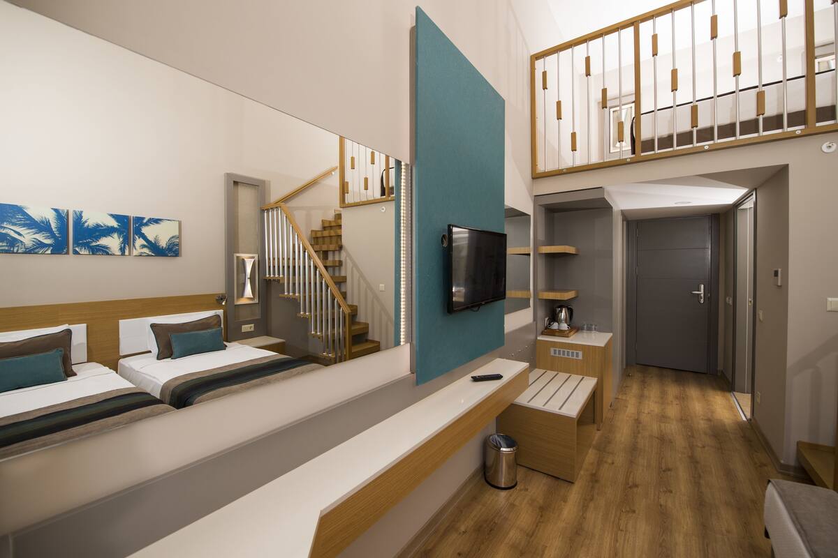 Duplex | Desk, WiFi (free), bed sheets