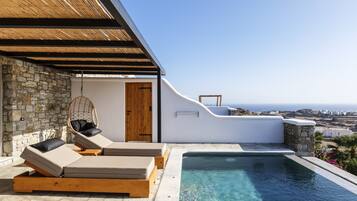 Private Pool Gold Two-Bedroom Villa Sea View | Teras/patio