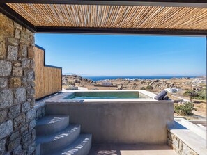 Premium Plunge Pool Suite Sea View | Egyptian cotton sheets, hypo-allergenic bedding, pillowtop beds - Evi Suites & Villas (Mykonos)