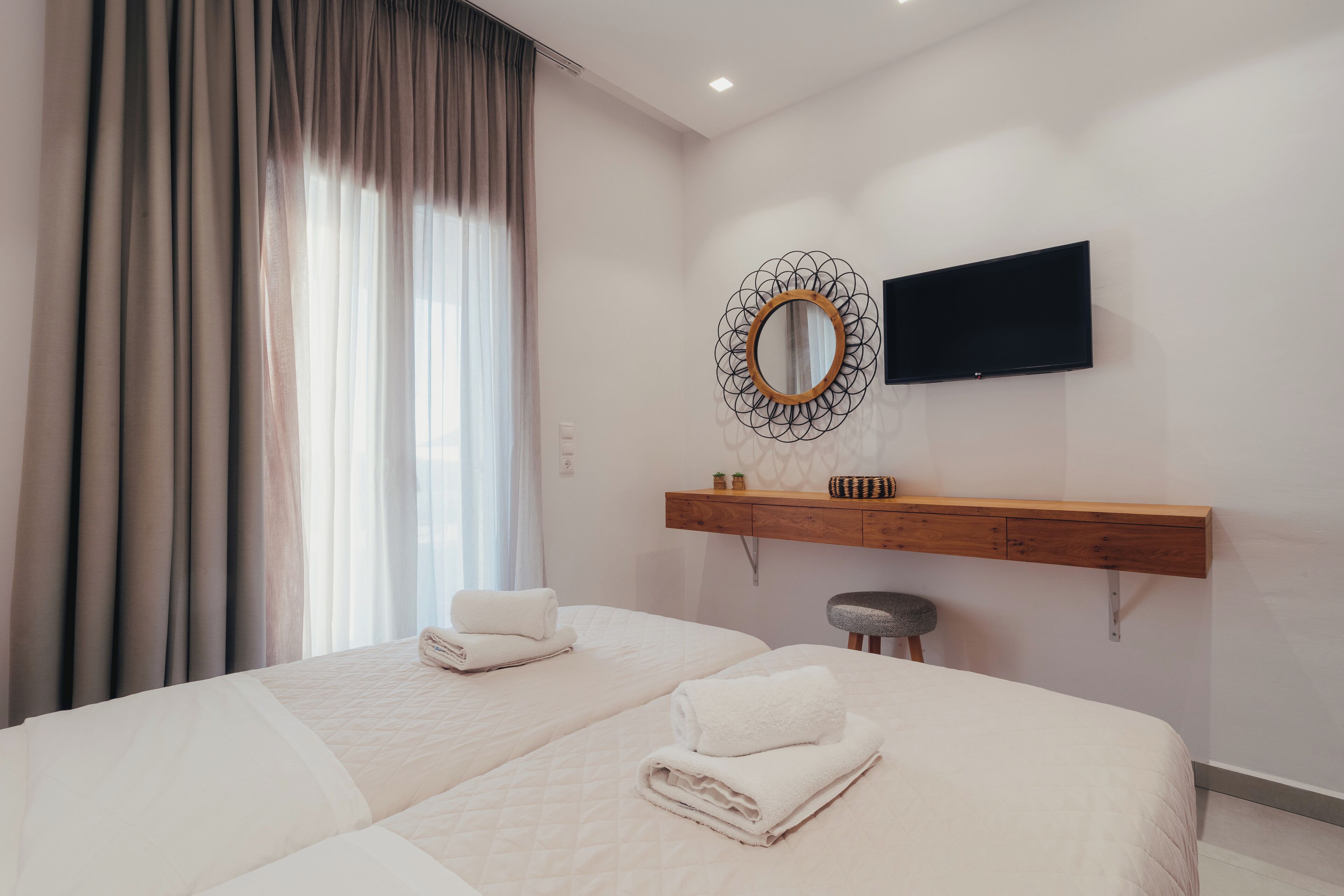 Pool Experience Junior Suite Sea View | Seprai katun Mesir, seprai antialergi, dan bantalan ekstra lembut