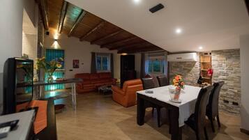 Suite, hidromasaje | Minibar y caja de seguridad en la habitación