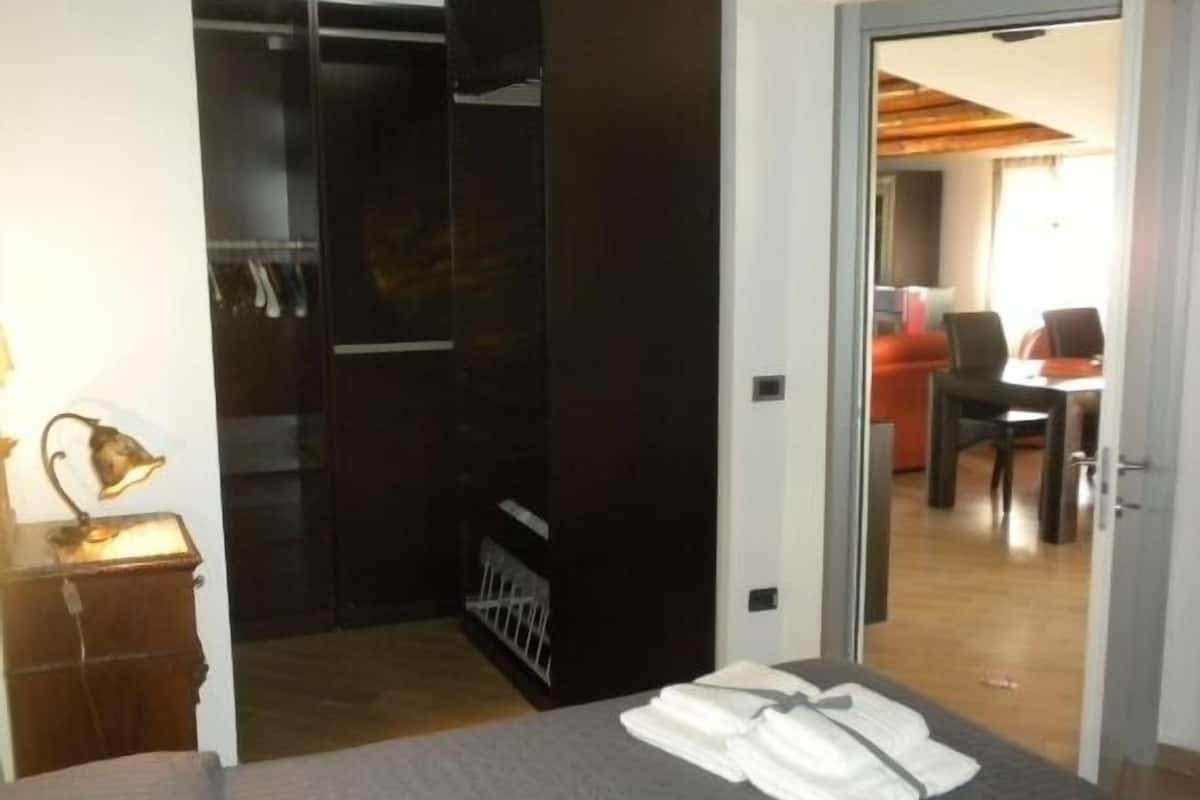 Suite, idromassaggio | Minibar, una cassaforte in camera, ferro/asse da stiro