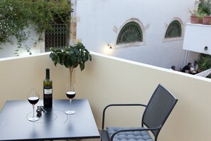 Terrace/patio - Shalom Luxury Rooms (Chania)