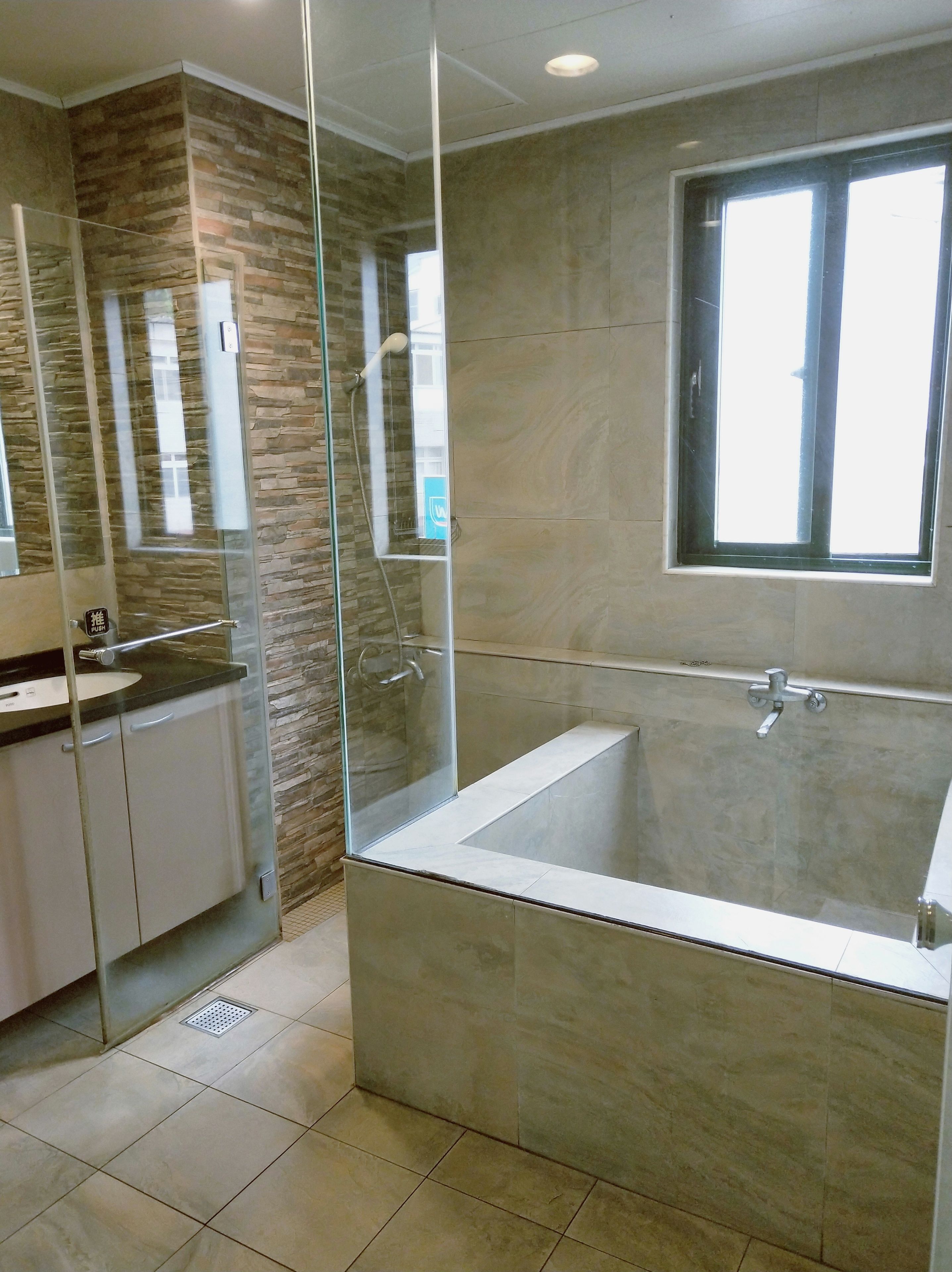 Superior-Doppelzimmer, Badewanne (Do not accept Taiwan Traveler Card) | Badezimmer | Badewanne und Dusche (separat), kostenlose Toilettenartikel
