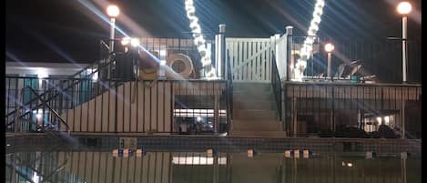 Façade de l’hébergement - soirée/nuit