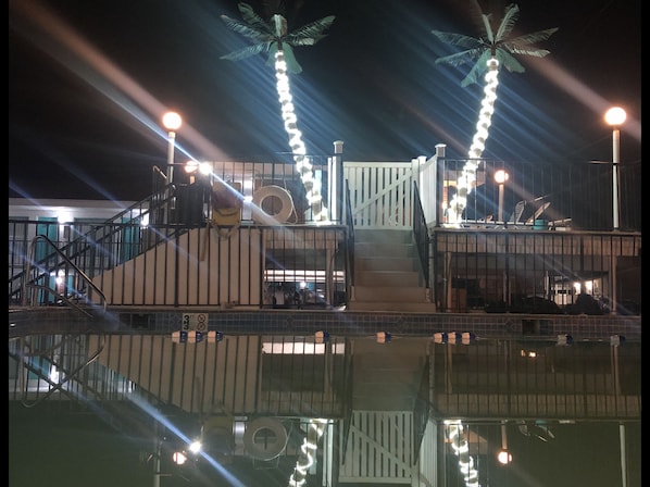 Façade de l’hébergement - soirée/nuit