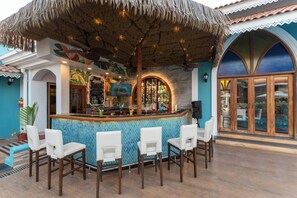 Poolside bar - The Grand Leoney Resort (Vagator)