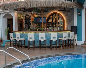 Poolside bar - The Grand Leoney Resort (Vagator)