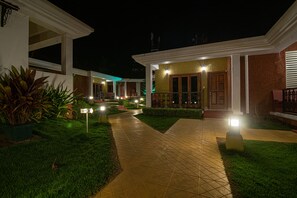 Casa de campo Deluxe | Ropa de cama de alta calidad y caja de seguridad en la habitación 