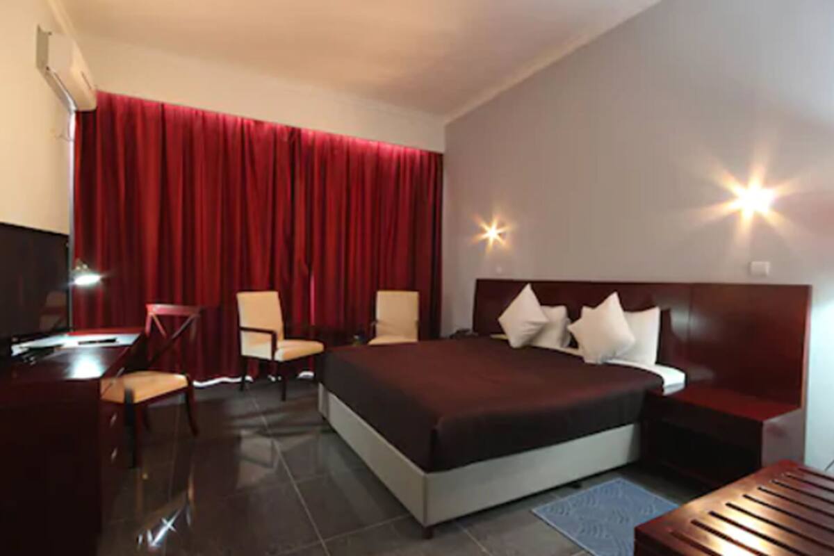In-room safe, desk, blackout curtains, free WiFi