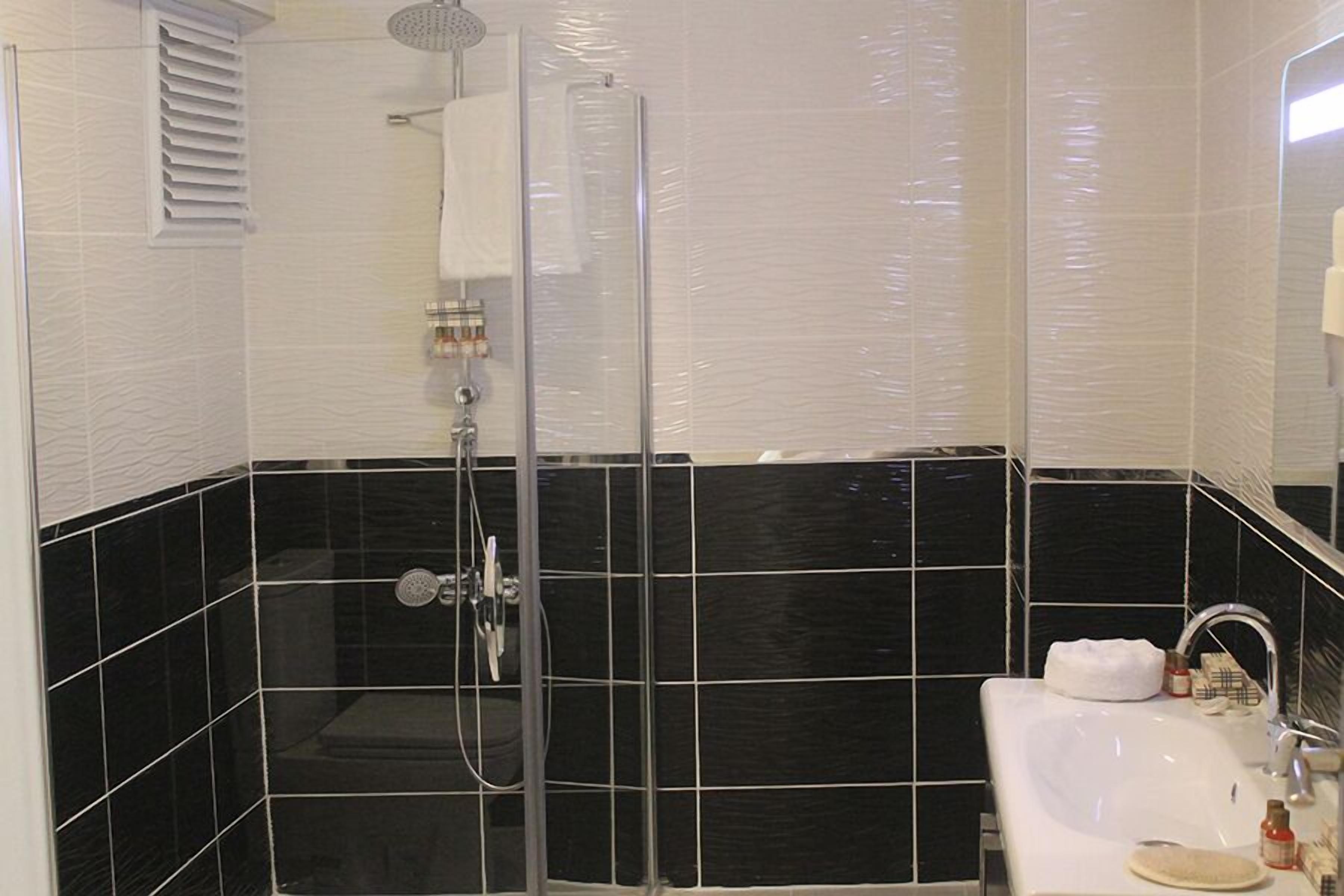 Photo - Lena Central Flats