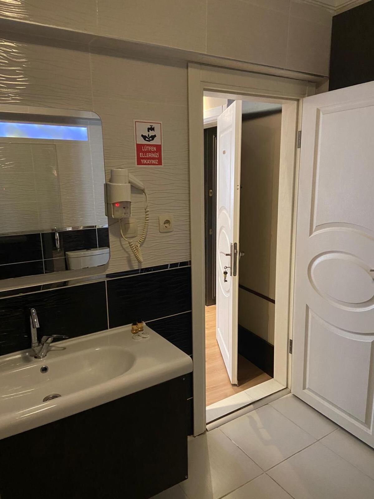 Photo - Lena Central Flats