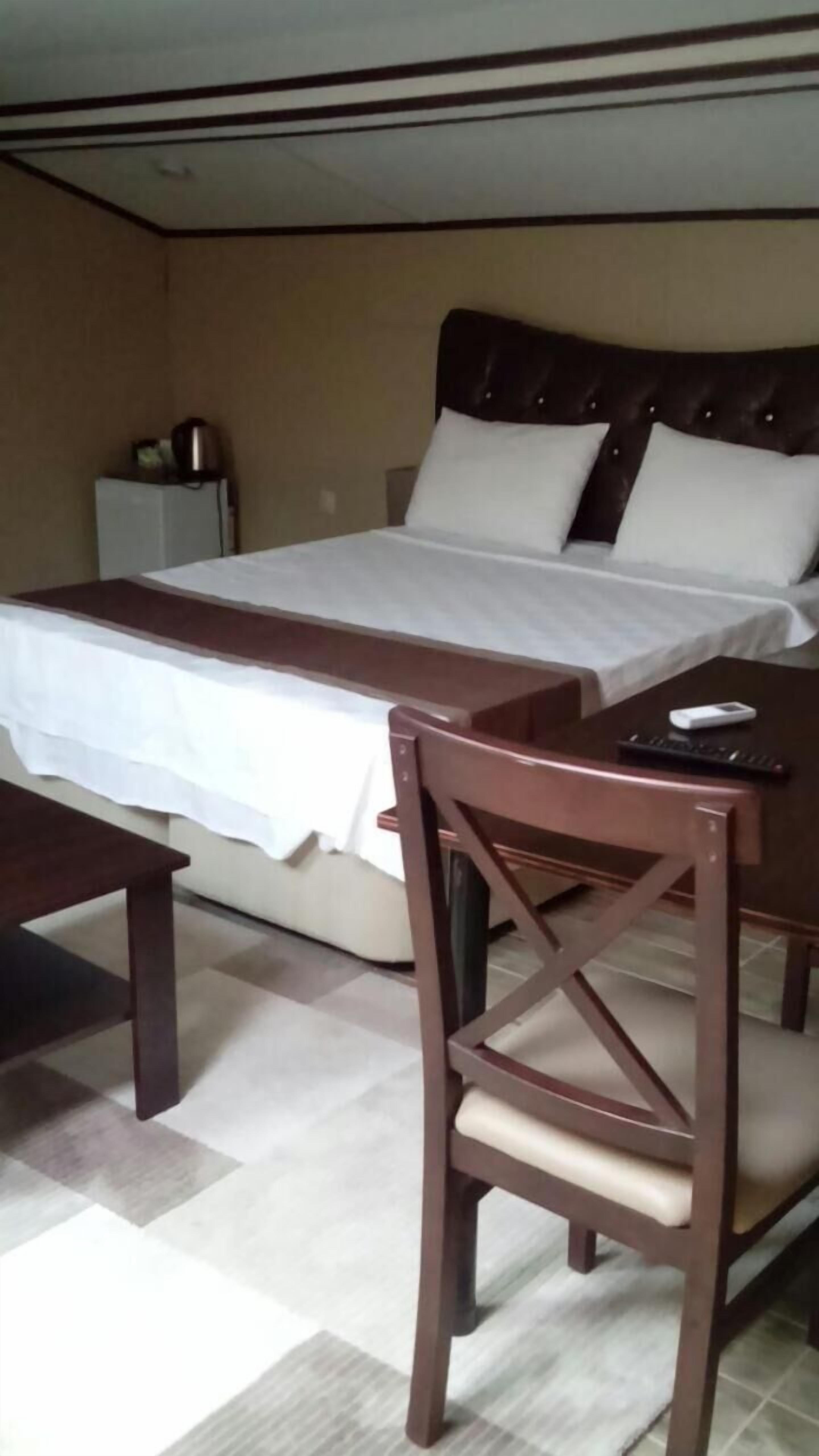 Photo - Lena Central Flats