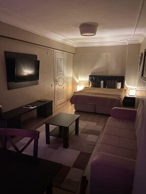 Premium bedding, free minibar, in-room safe, desk - Lena Central Flats (Bursa)