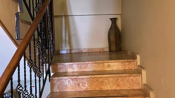 Televisión LCD 40 pulgadas con canales de televisión vía satélite