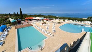 Außenpool (je nach Saison geöffnet), Pool auf dem Dach