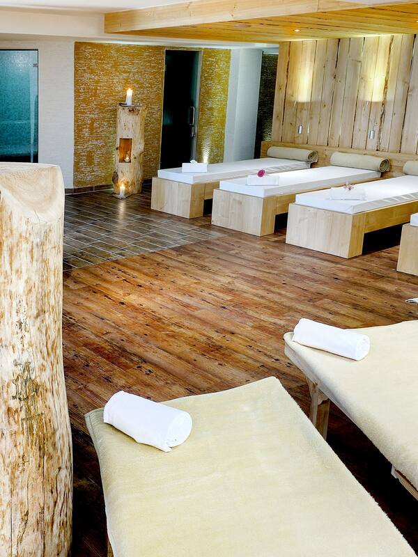 Sauna, vasca idromassaggio, bagno turco, trattamenti per il corpo
