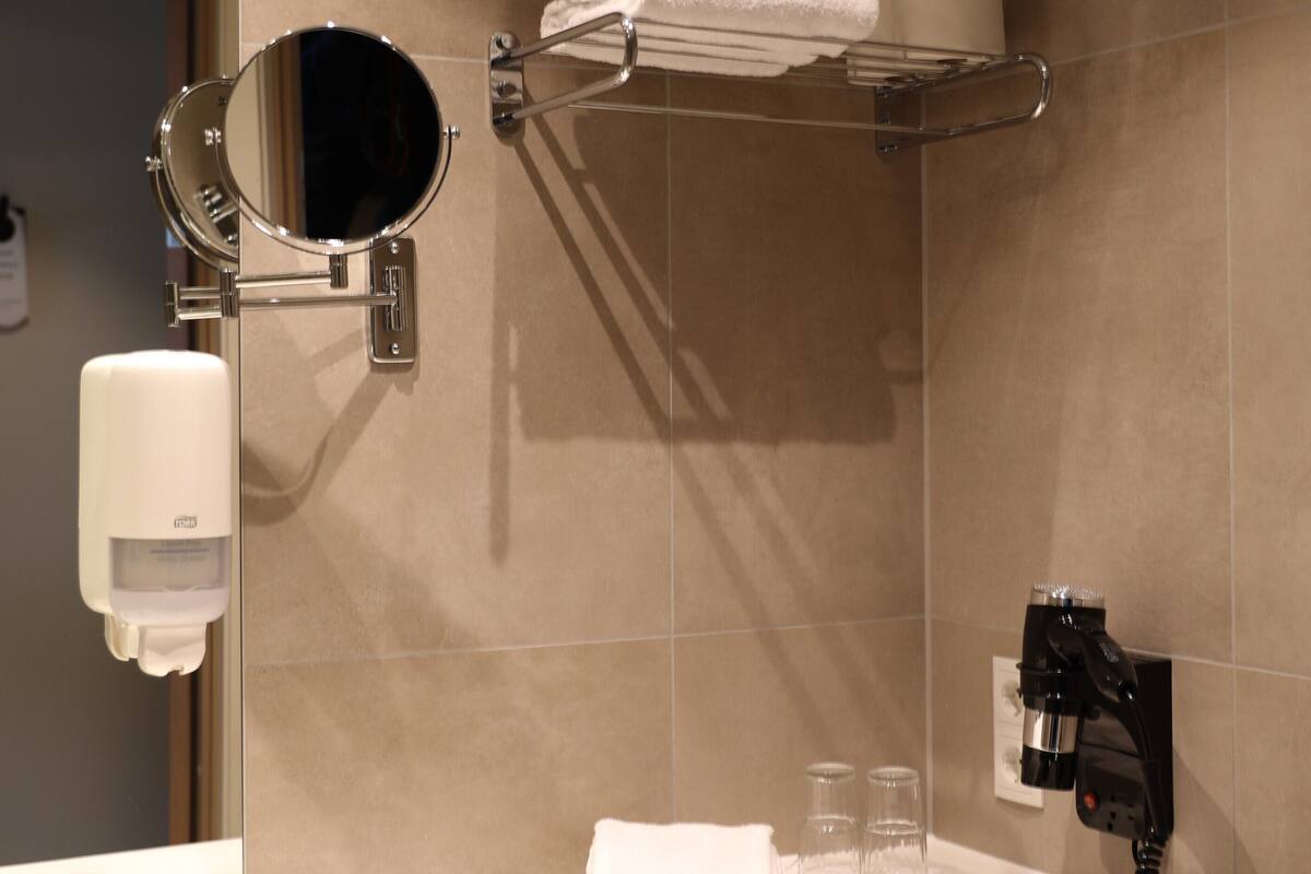 towels, soap, toilet paper