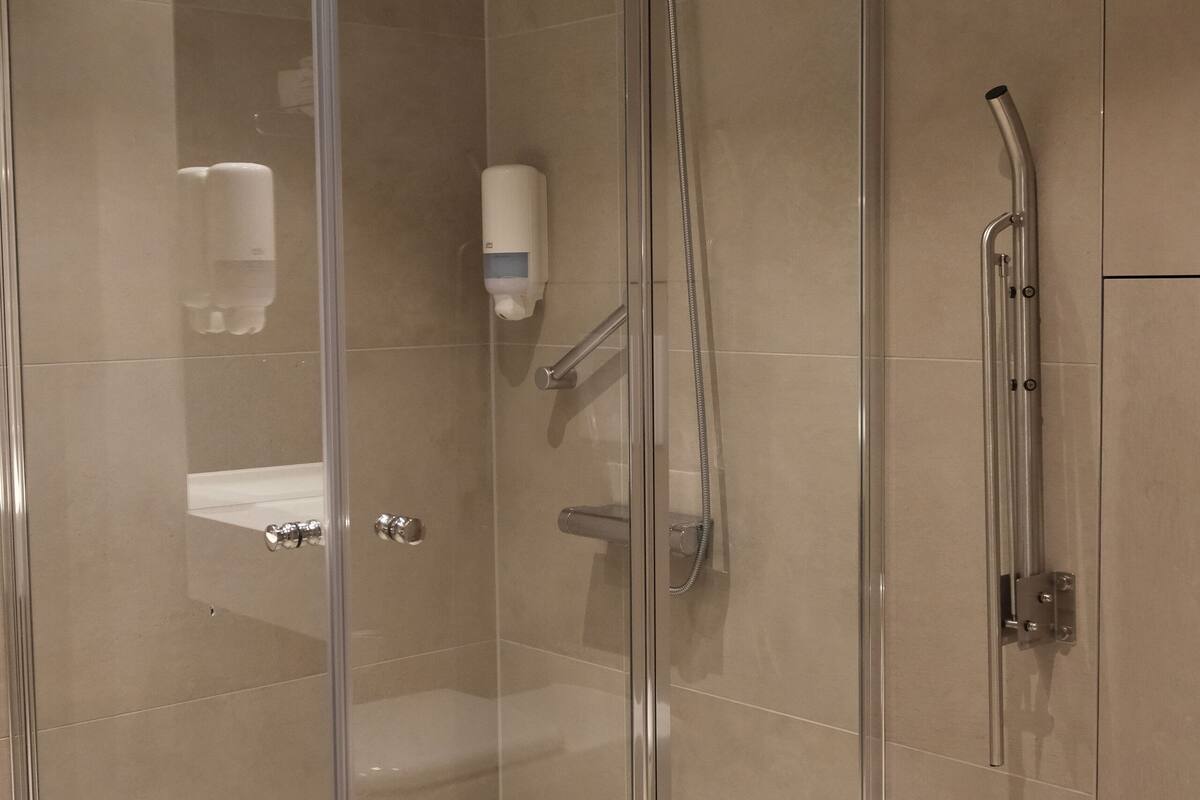 towels, soap, toilet paper