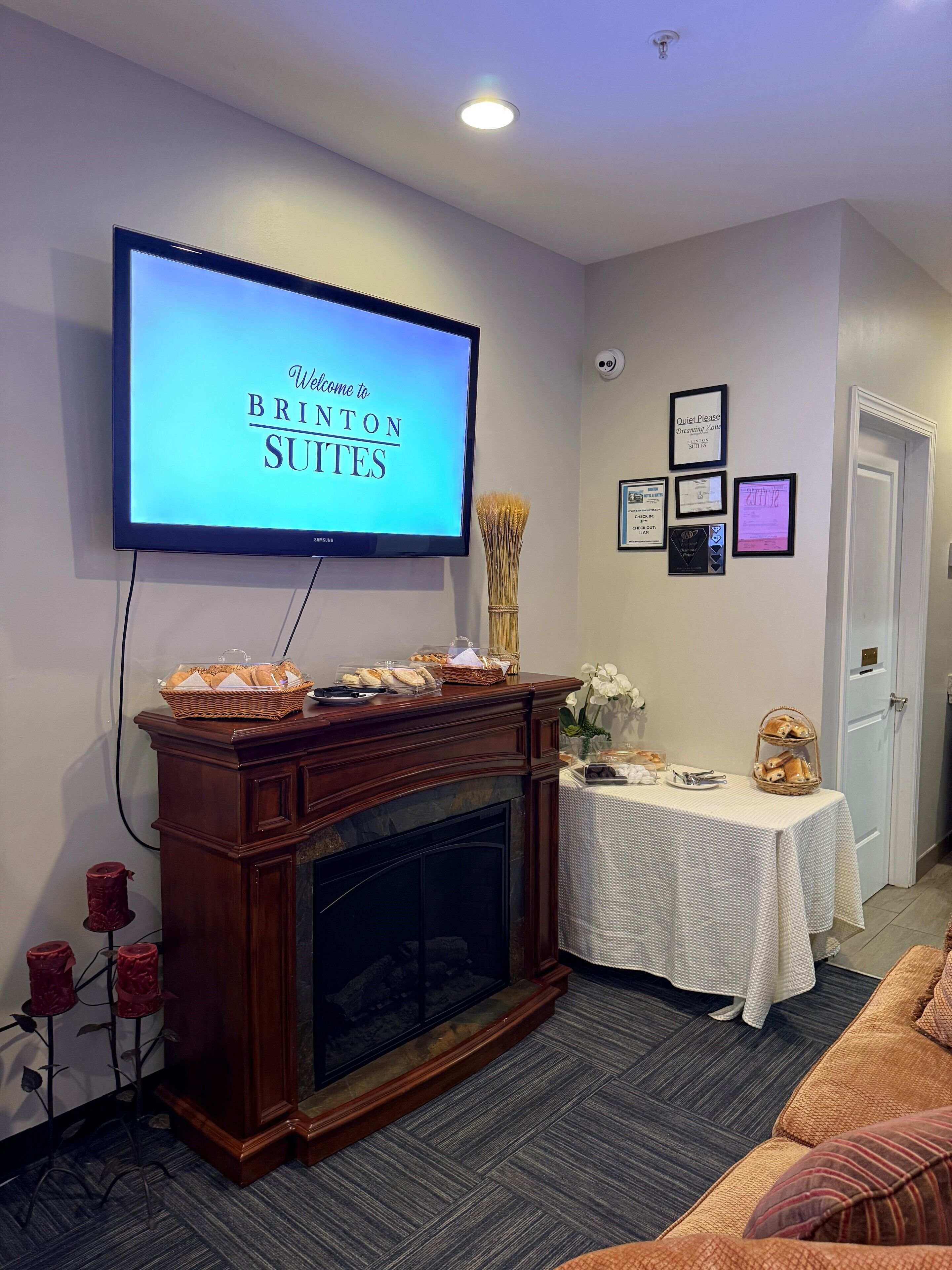 free daily continental breakfast