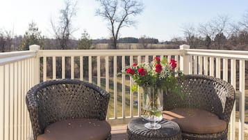 Comfort Room, 1 King Bed, Balcony, Garden View (King Balcony) | Balcony view