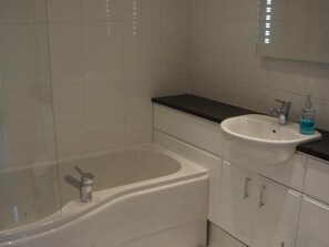 Habitación doble, baño privado | Baño