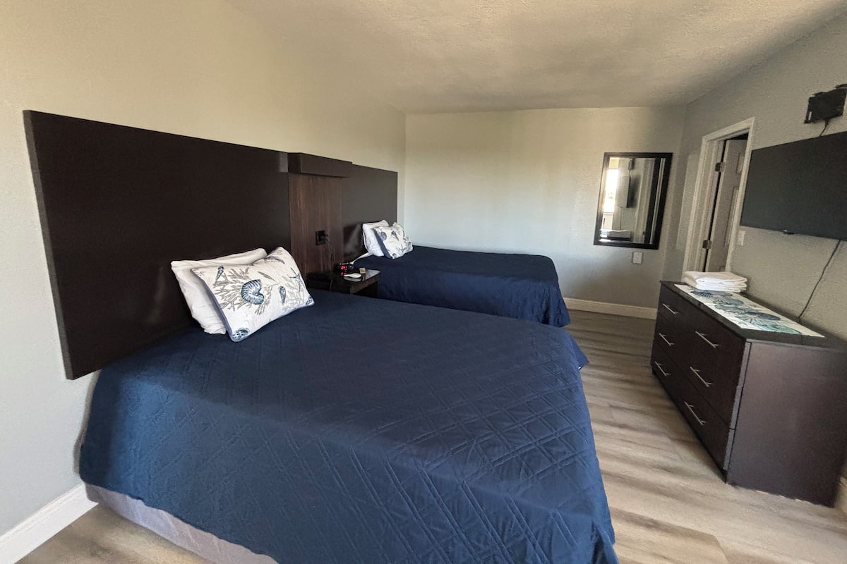 1 bedroom, desk, free WiFi, bed sheets