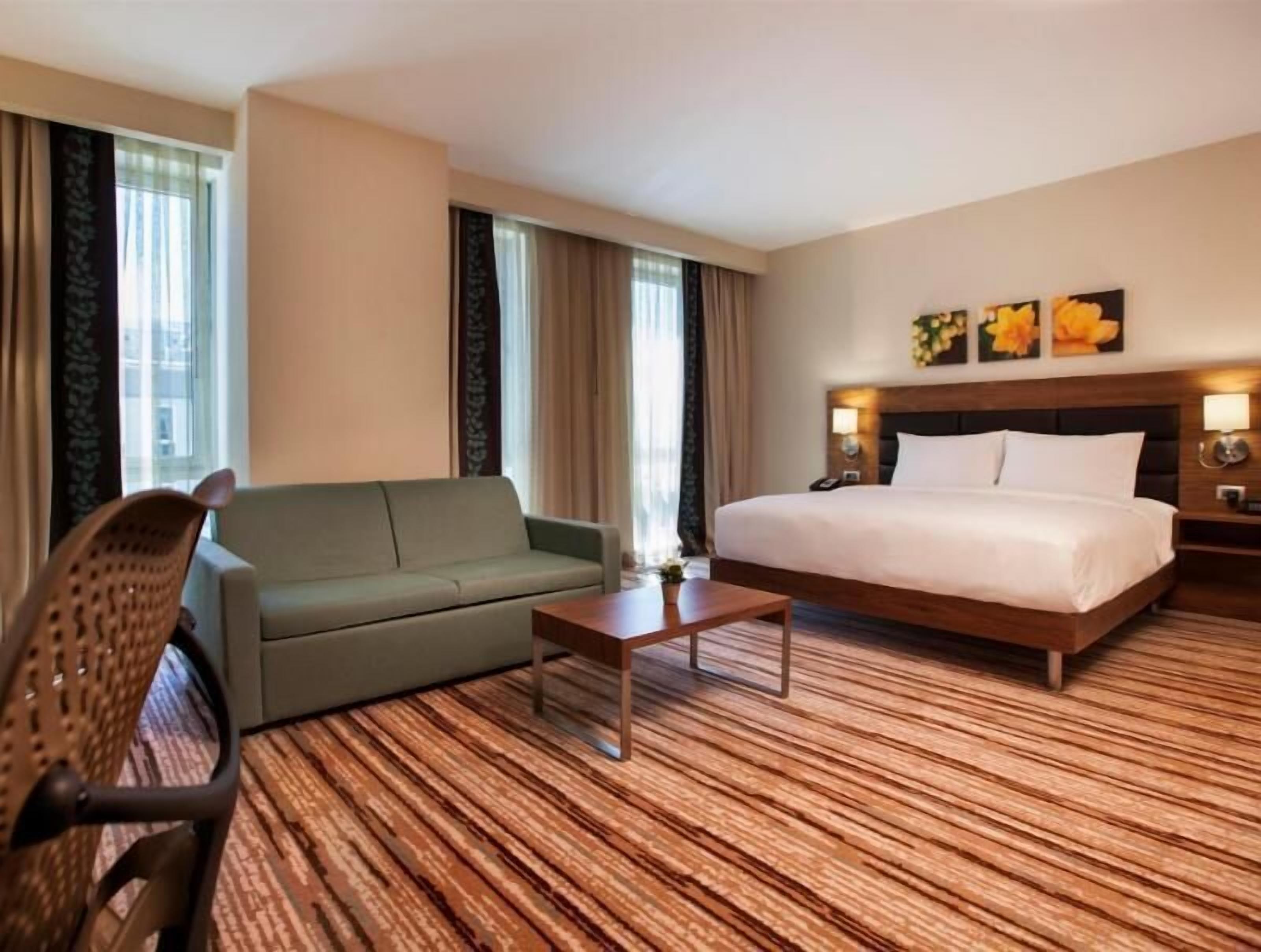 Premium bedding, minibar, in-room safe, desk