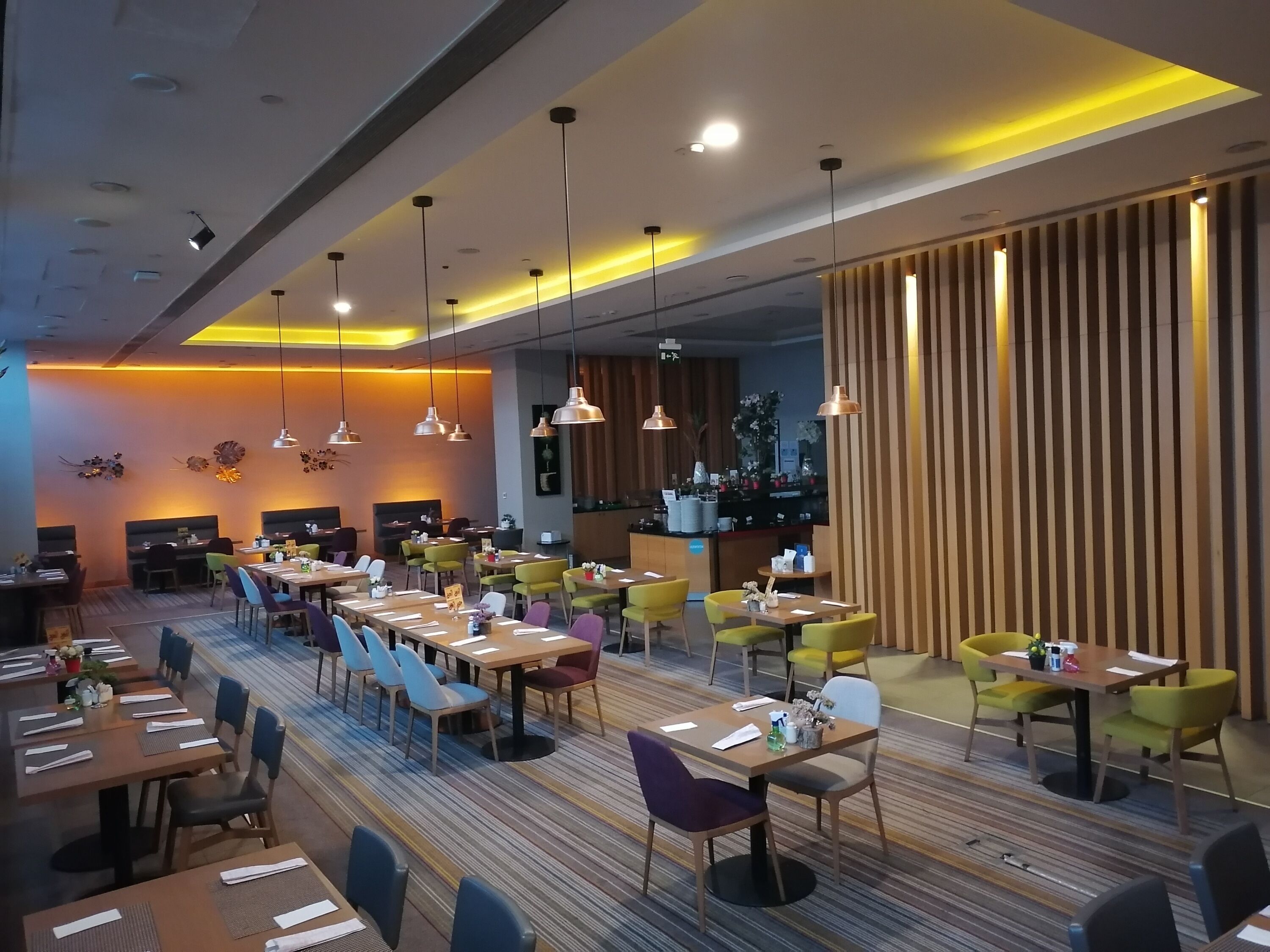 breakfast, lunch and dinner served