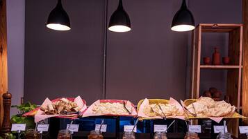 Desayuno buffet (INR 799 por persona)