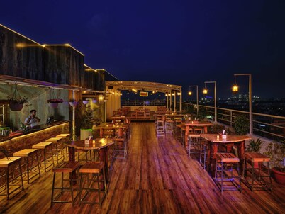 Mercure Hyderabad KCP Hotel