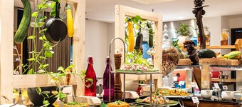 Mercure Hyderabad KCP Hotel