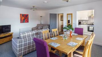 Appartement, salle de bains attenante (Y Goron) | Bar lounge