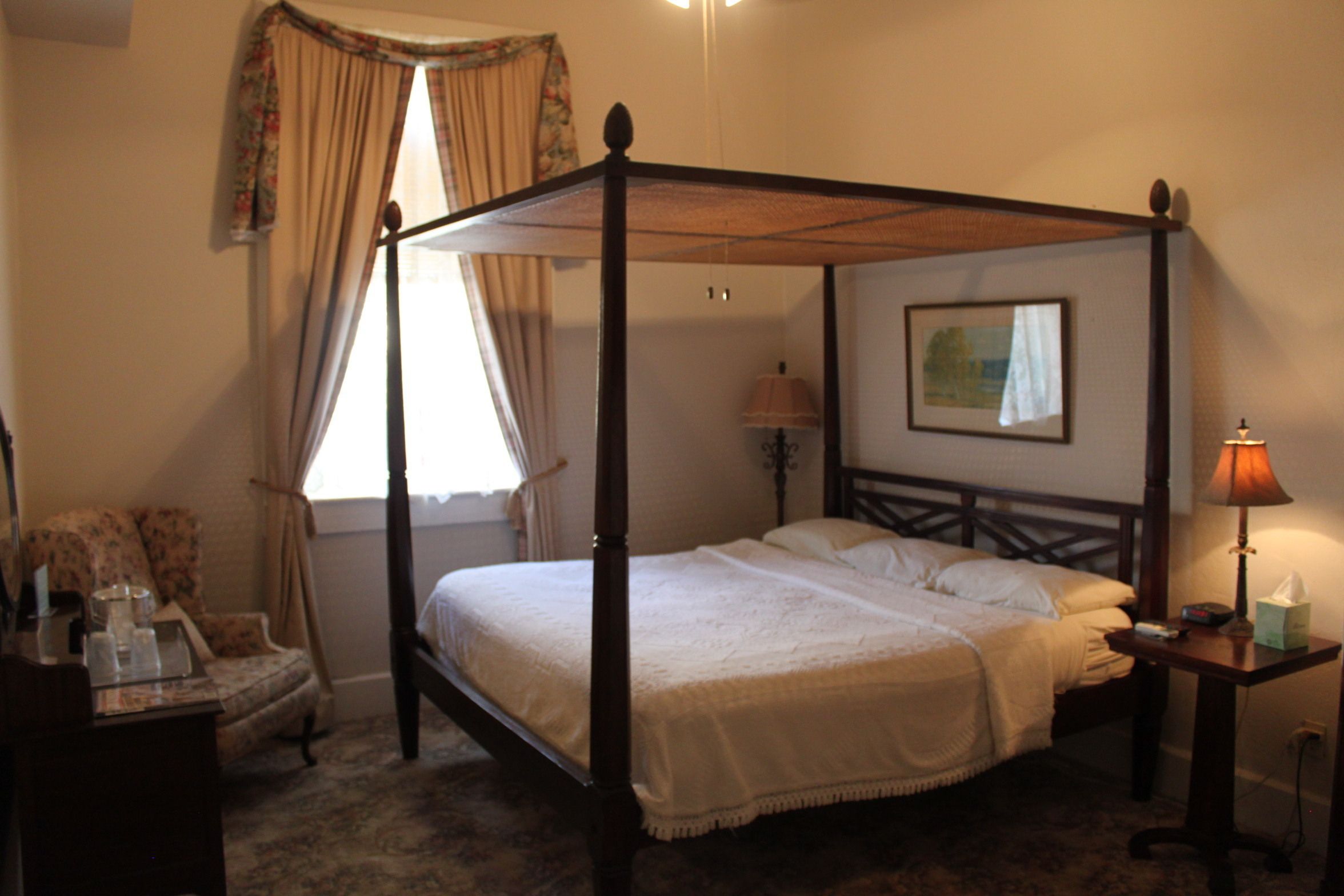 1 bedroom, desk, free wifi, bed sheets