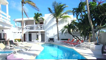 Outdoor pool, sun loungers