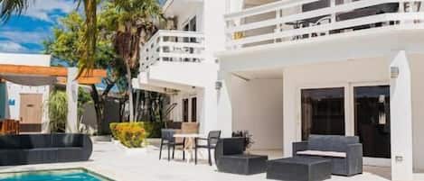 Outdoor pool, sun loungers