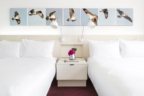 Chambre Deluxe double, 2 grands lits | Literie de qualité, minibar, coffre-fort