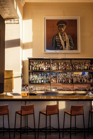 Breakfast and dinner served - 21c Museum Hotel Lexington (Lexington)