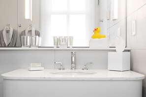 Room, 1 Queen Bed (City) | Bathroom | Designer toiletries, hair dryer, bathrobes, slippers