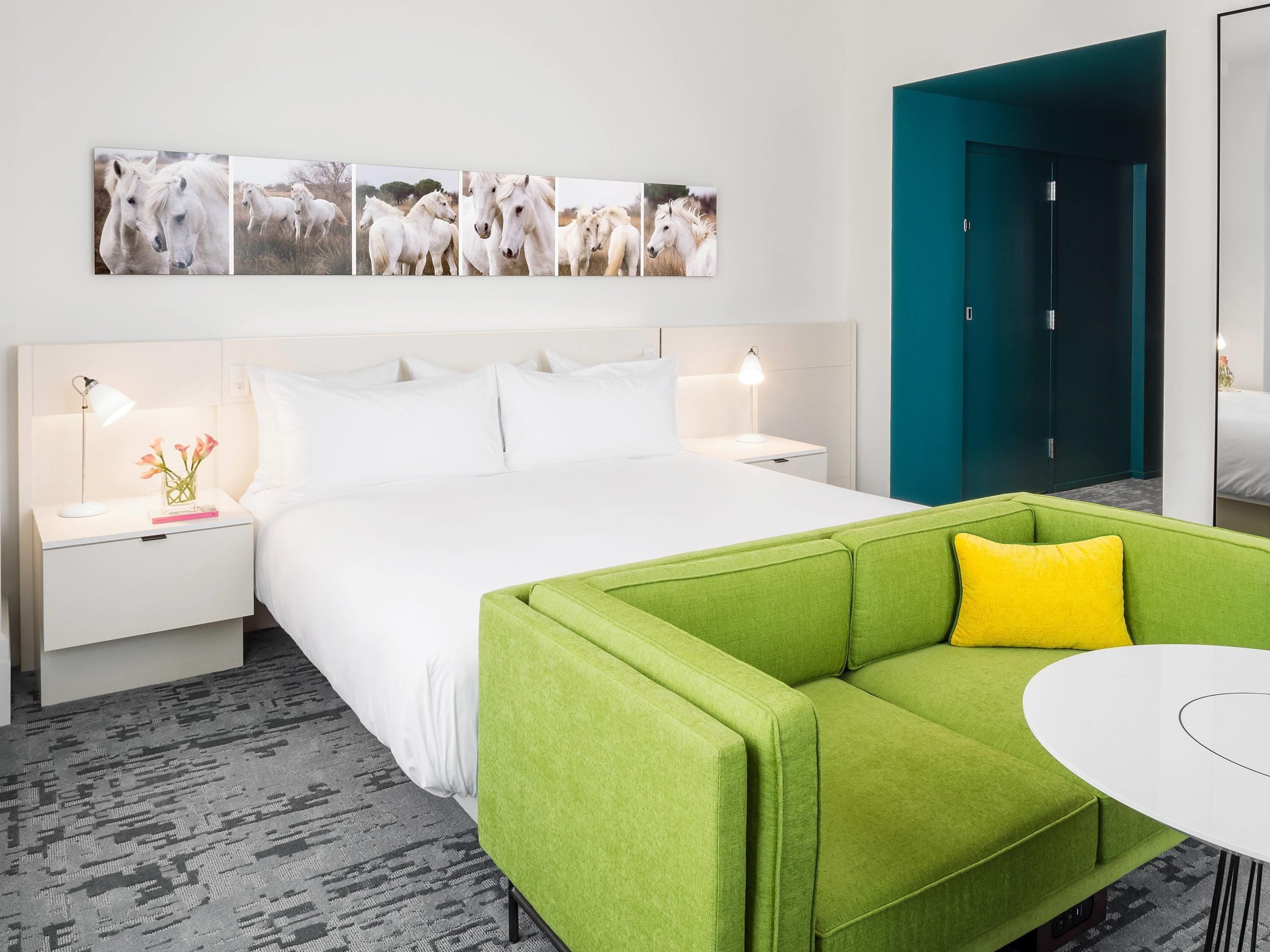 客房, 1 張特大雙人床, 邊間 | 高級寢具、迷你吧、客房內保險箱、筆電工作空間