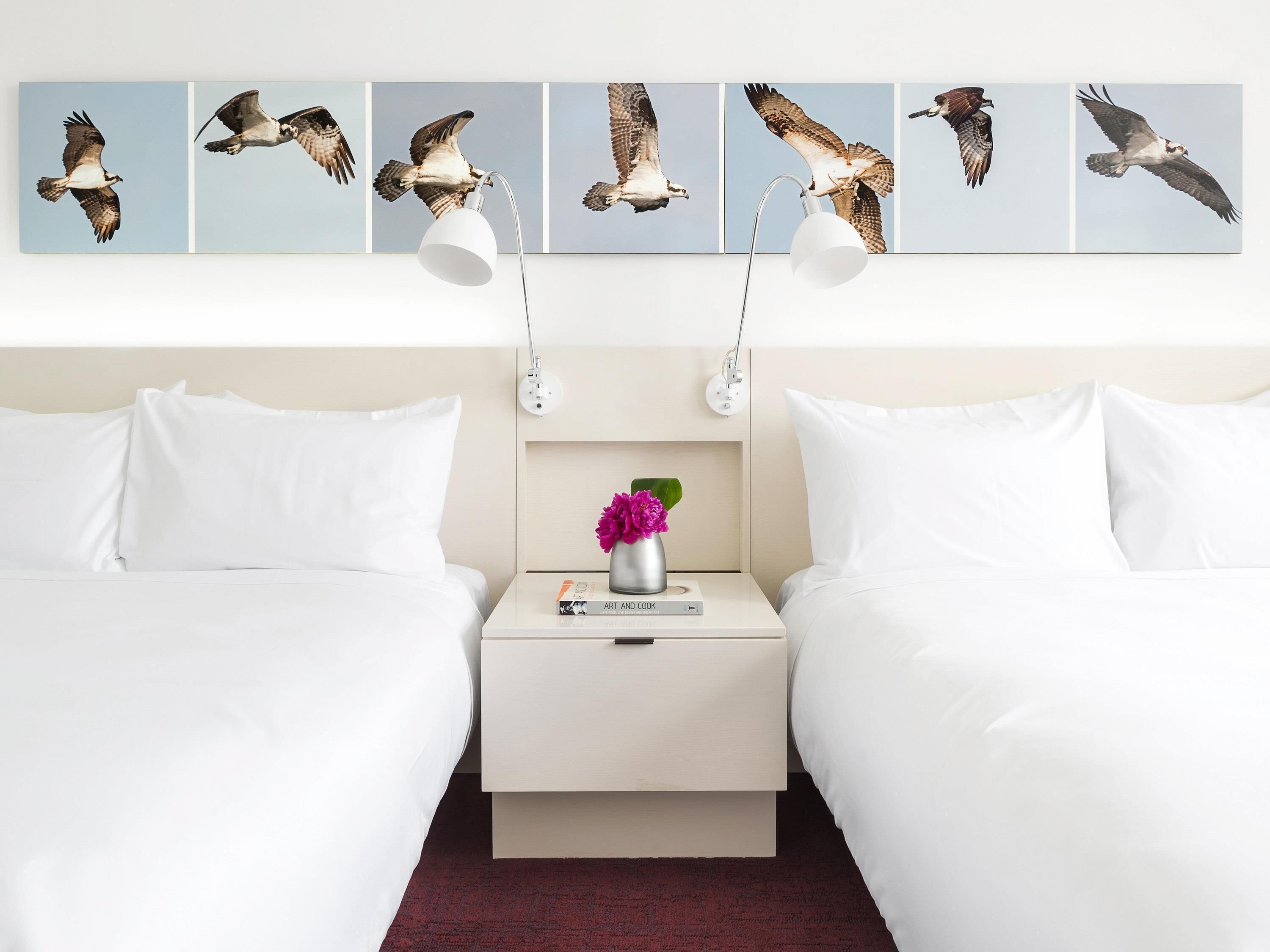 Deluxe tweepersoonskamer, 2 queensize bedden | Luxe beddengoed, een minibar, een kluis op de kamer, een laptopwerkplek