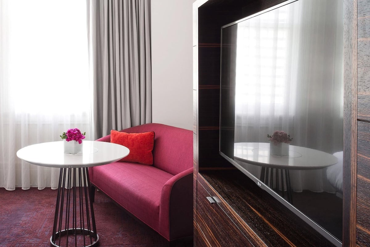 디럭스룸, 킹사이즈침대 1개 | 고급 침구, 미니바, 객실 내 금고, 노트북 작업 공간