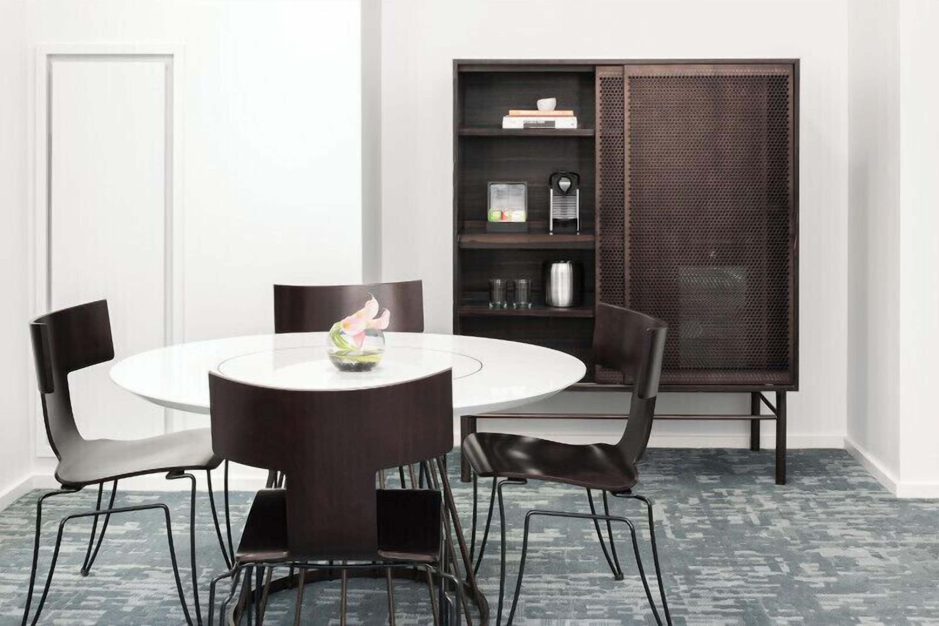 43-inch flat-screen tv with cable channels, tv, ipod dock