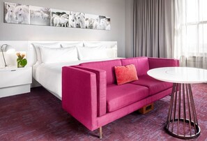 Suite (21C) | Premium bedding, laptop workspace, blackout drapes, iron/ironing board - 21c Museum Hotel Lexington (Lexington)