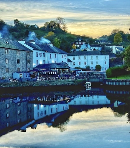 Steam Packet Inn