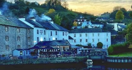 Steam Packet Inn
