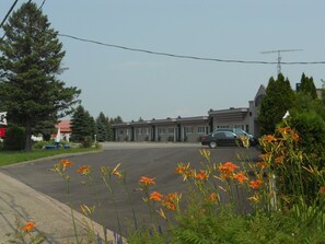 Exterior - Motel Normandie (Louiseville)